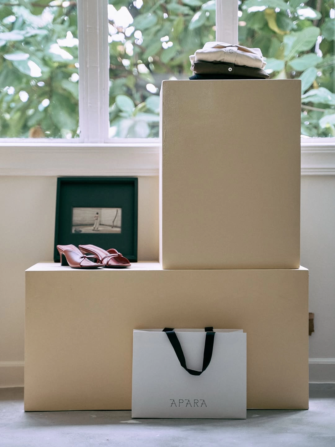 Apara's new flagship store is located in the YMC Building along Chino Roces