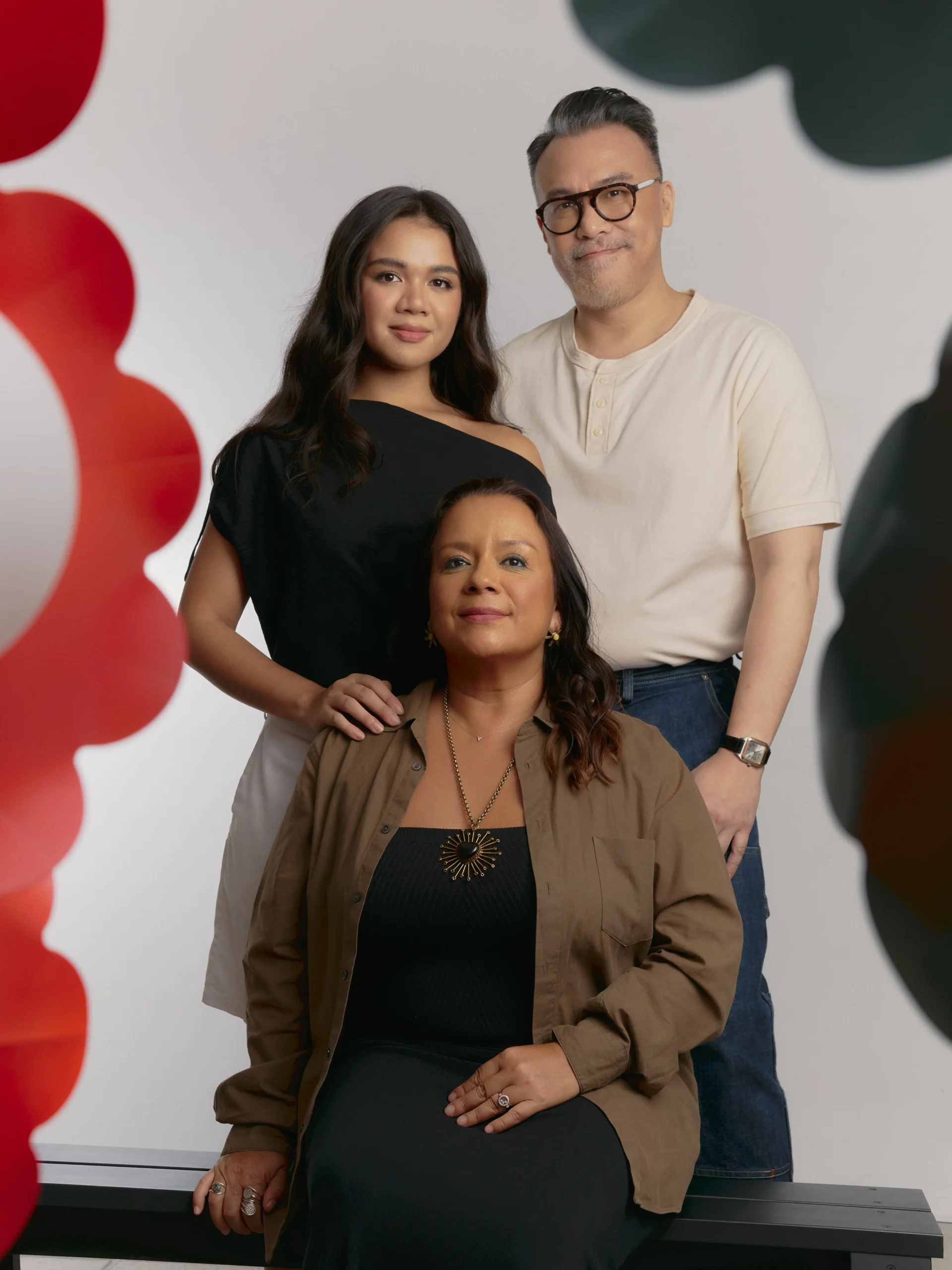 VENZON Alexis and Jackie Venzon with designer JJ Acuña