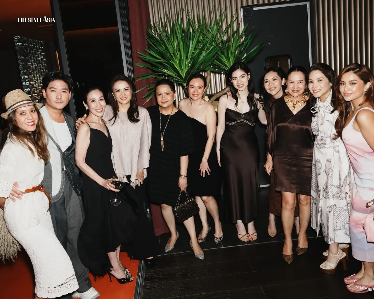 LA Crave Shauna Jay Popple, Tim Yap, Annette Gozon-Valdes, Michelle Tiangco, Carissa Coscolluela, Nicole Whisenhunt, Kerry Tinga, Kaye Tinga, Mia Borromeo, Ana Lorenzana De Ocampo, Tiana Kocher