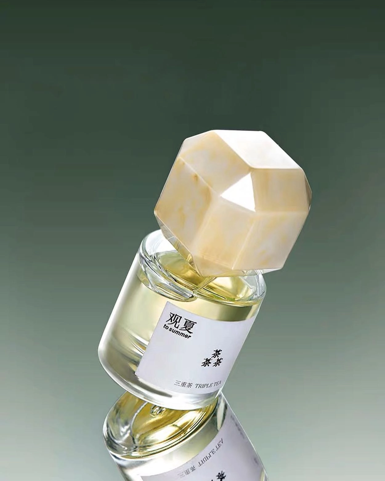 To Summer Triple Tea 5 Great Tea-Based Perfumes For A Fresh Everyday Scent