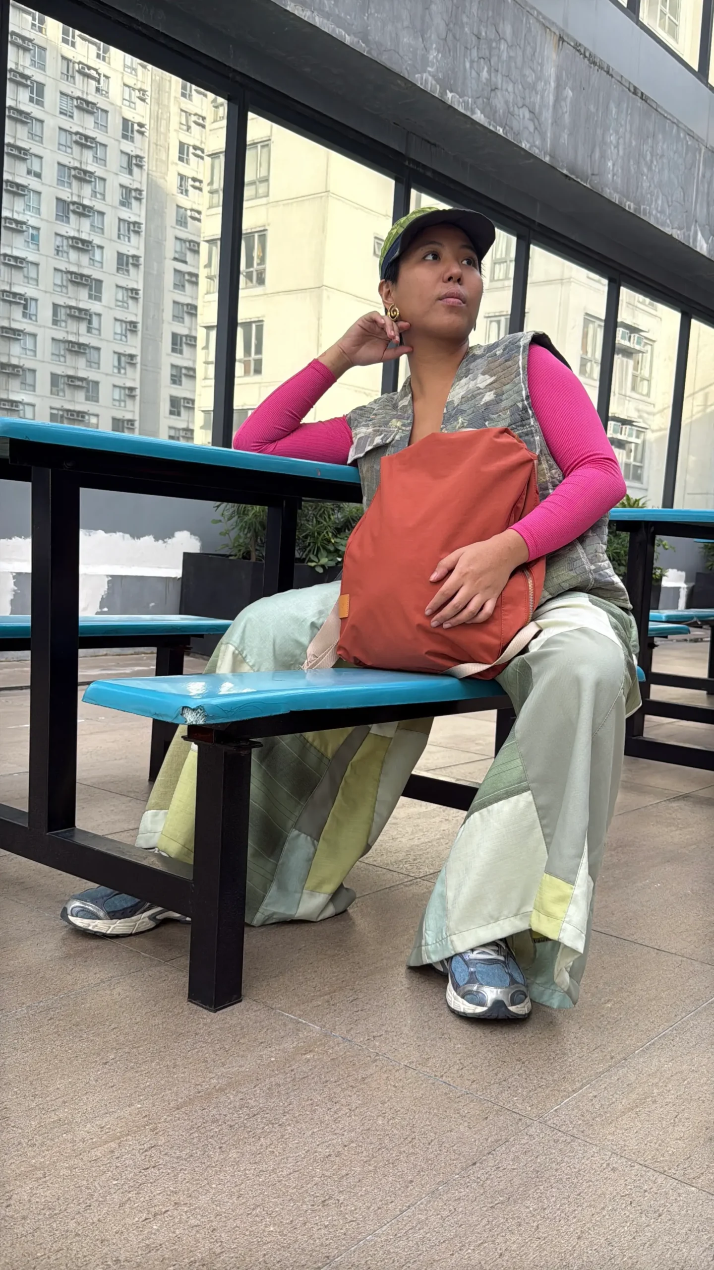Rio Cuervo with the Niru Daypack in Terracotta