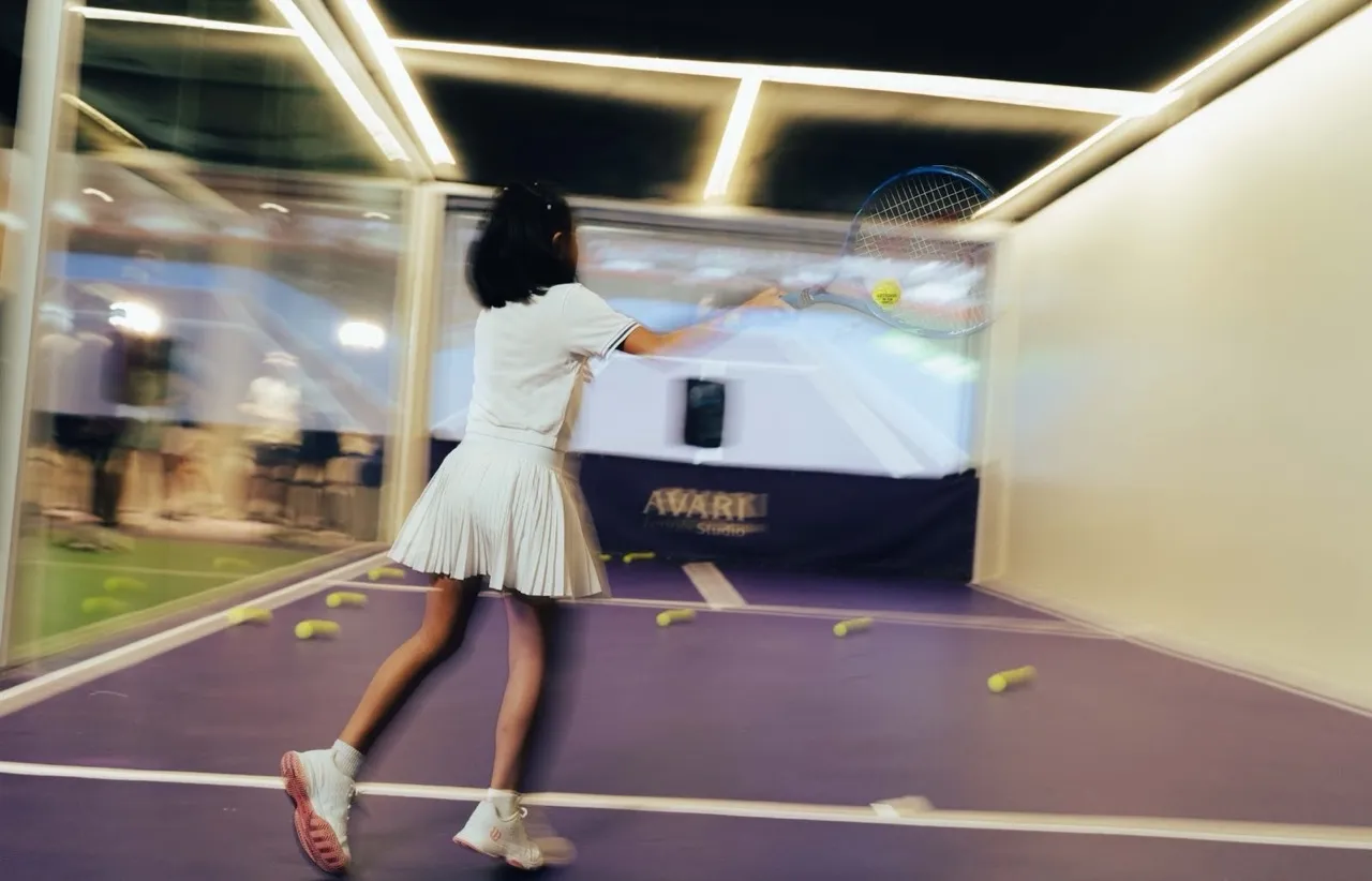 AVARI indoor tennis