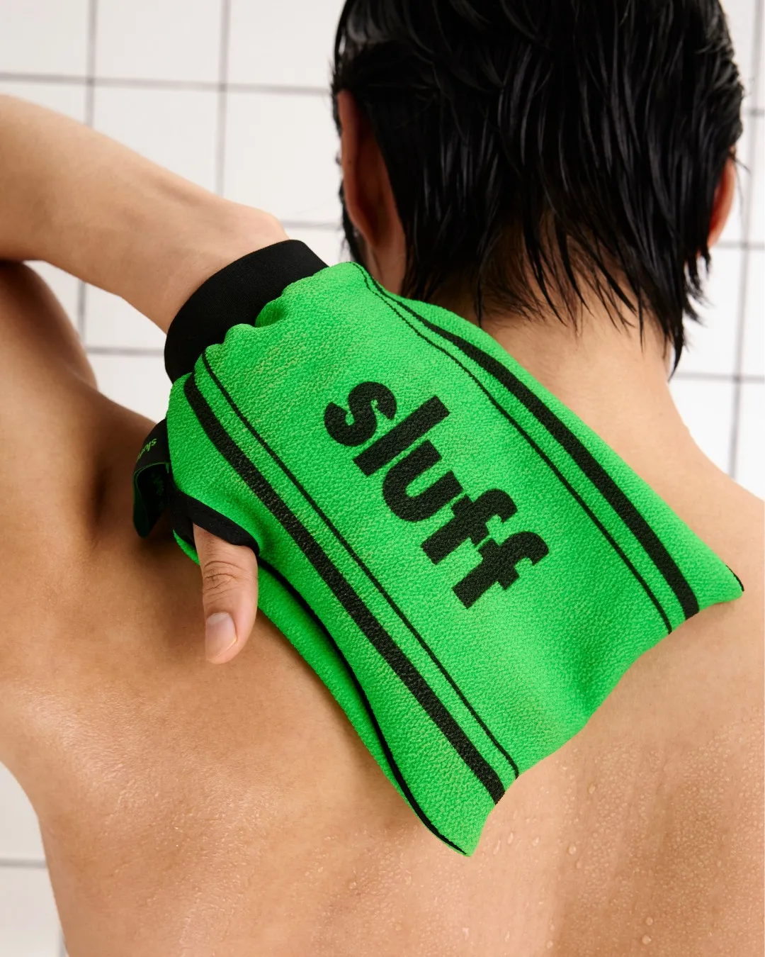 Why Everyone’s Using An Exfoliating Glove