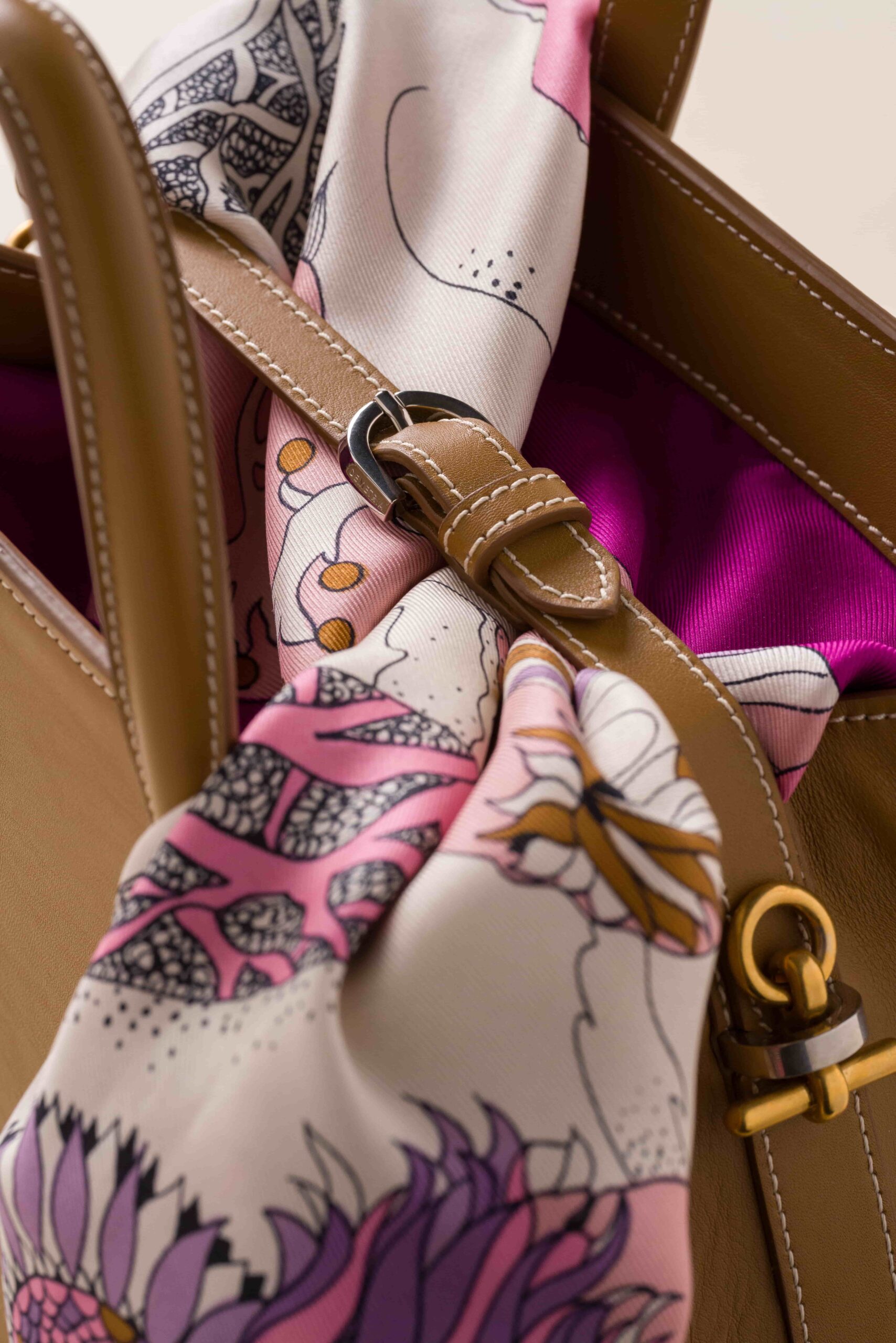 Demetria bags Bloom detail