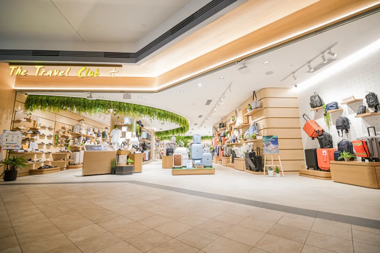The Travel Club expands its travel collection luggage