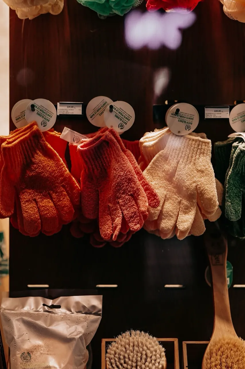 Why Everyone’s Using An Exfoliating Glove