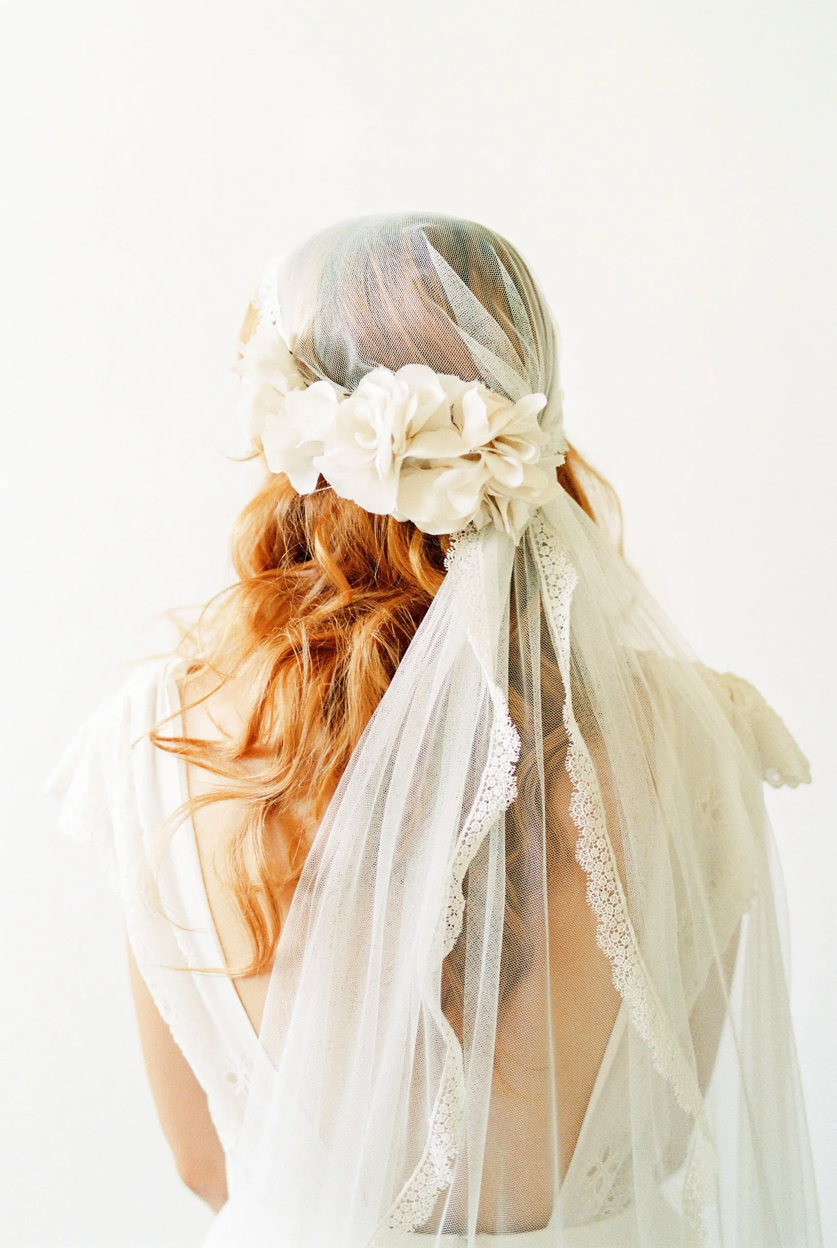 A Juliet Cap bridal veil wedding guide