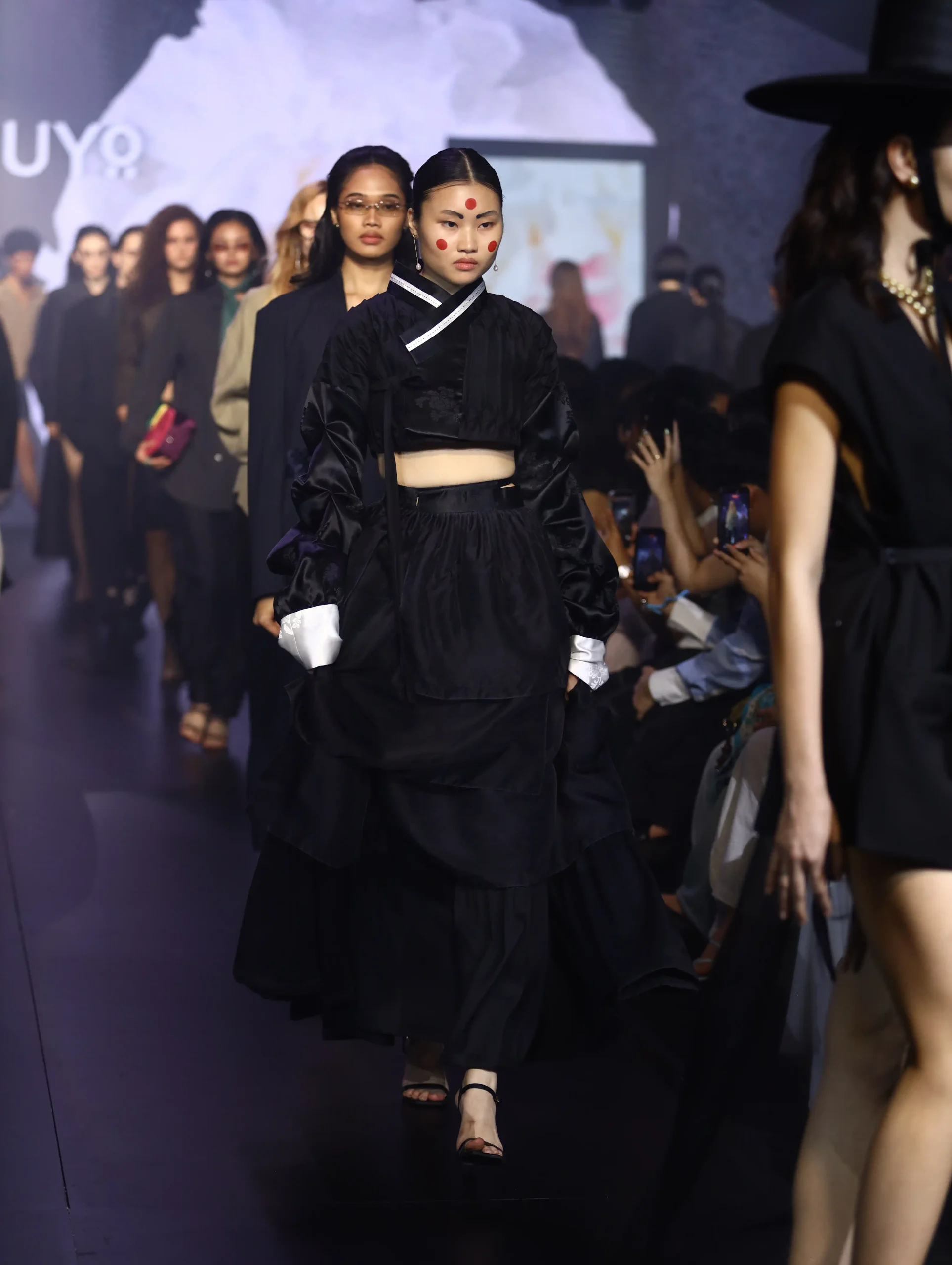 Fashion Week Asia Day 2: Bajuyo