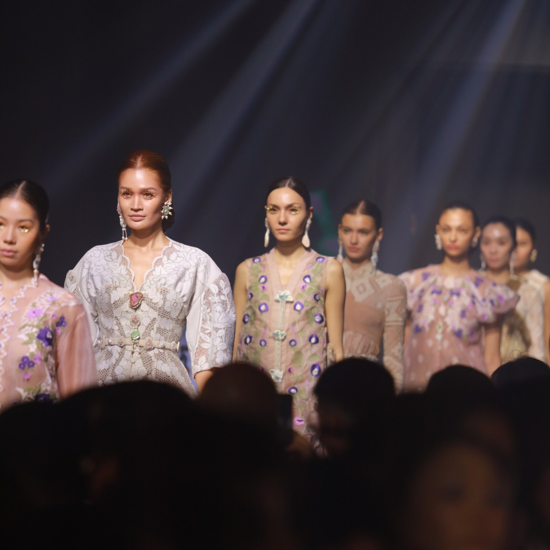 TOTON fashion week asia